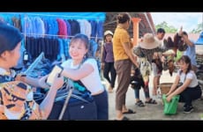 Bring the roosters to the market to sell and buy new clothes