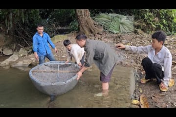 Orphan Boy - Building a boat, Fishing, Raising chickens and ducks, making a living through the days