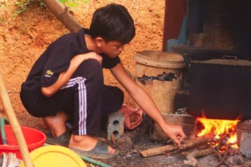 Orphan boy, Hard life, Harvesting Bitter Gourds and Sugar Cane for Sale at the Market, Gardening
